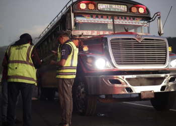 Autoridades llaman a denunciar irregularidades en el transporte al 1532 durante fin de año. Foto: DGT
